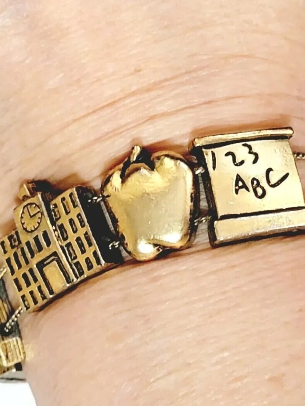 Teachers Link Slide Bracelet Gold-tone Vintage Schoolhouse Apple ABCs gbr-56